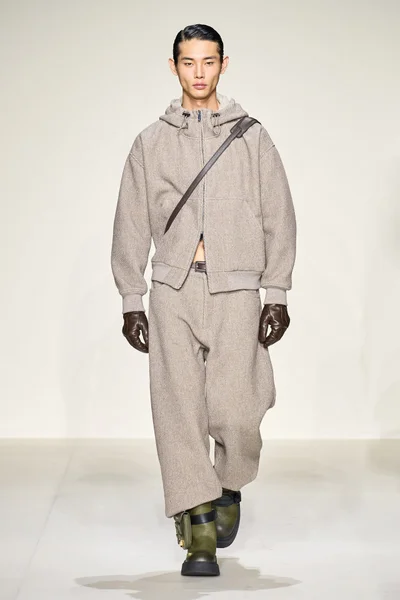 Look 13